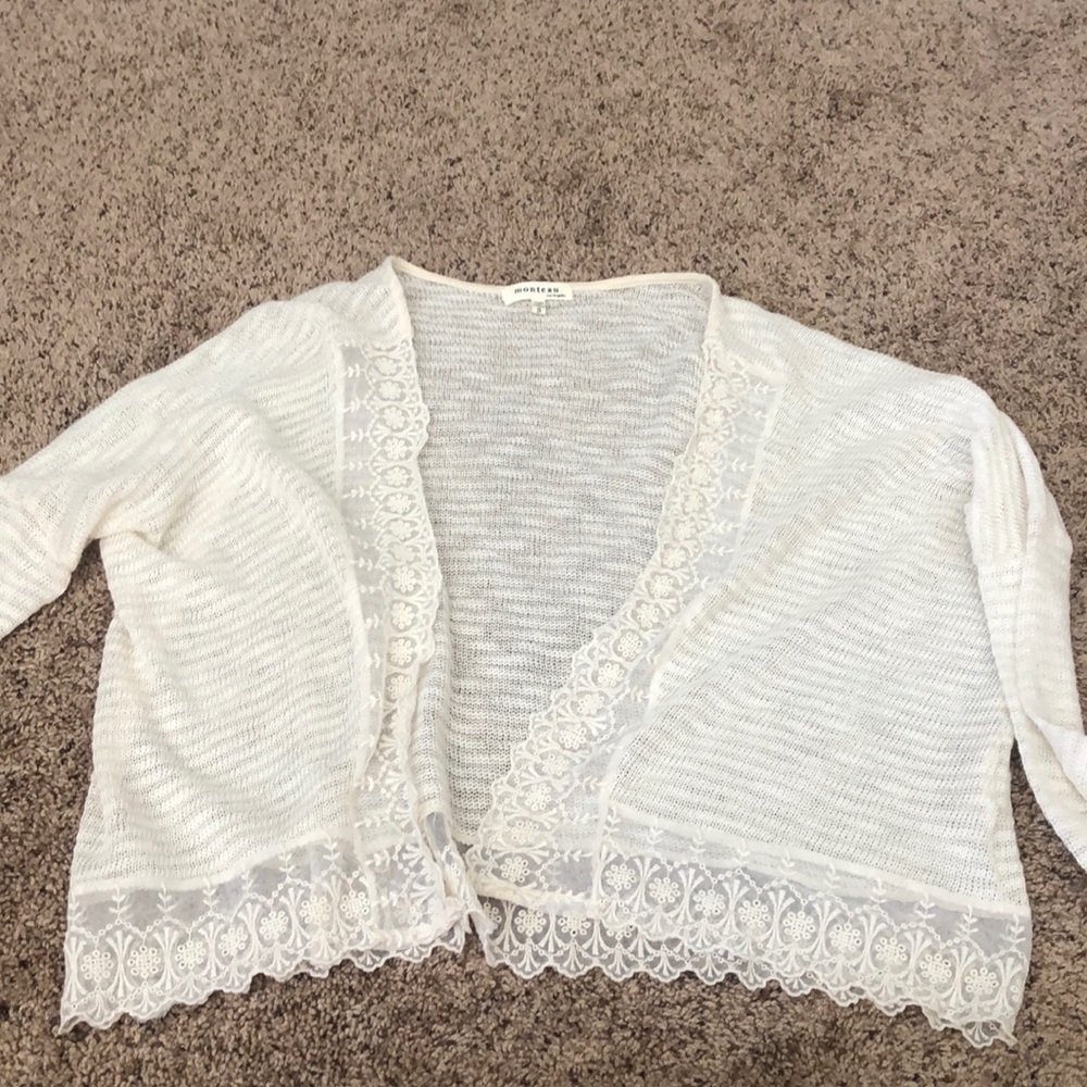 Cute cream sweater, barely worn